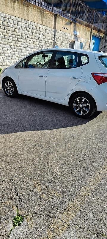 Usata Hyundai ix20 Xpossible 90 CV (66 kW) 2015 Bianco Utilitaria