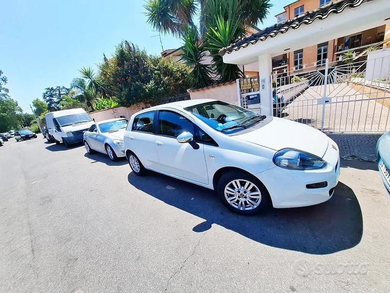 Usata Fiat Punto 90 CV (66 kW) 2014 Bianco Berlina
