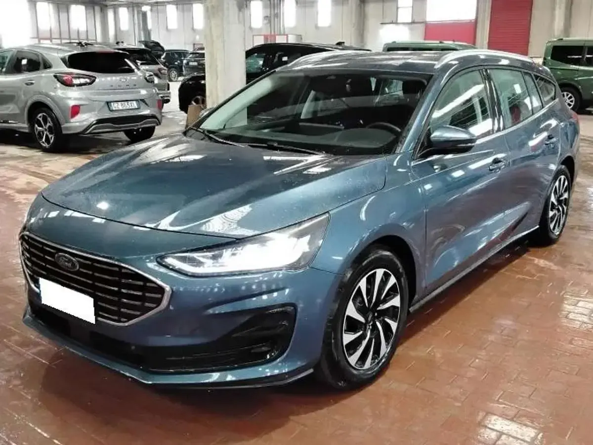 Usata Ford Focus Titanium 116 CV (85 kW) 2025 Blue metallic Station wagon