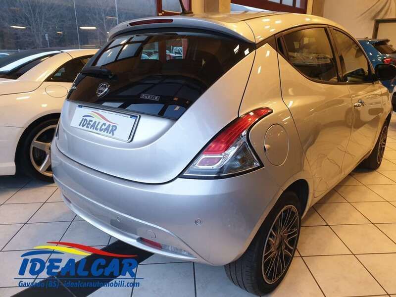 Usata Lancia Ypsilon 69 CV (50 kW) 2021 Argento Utilitaria