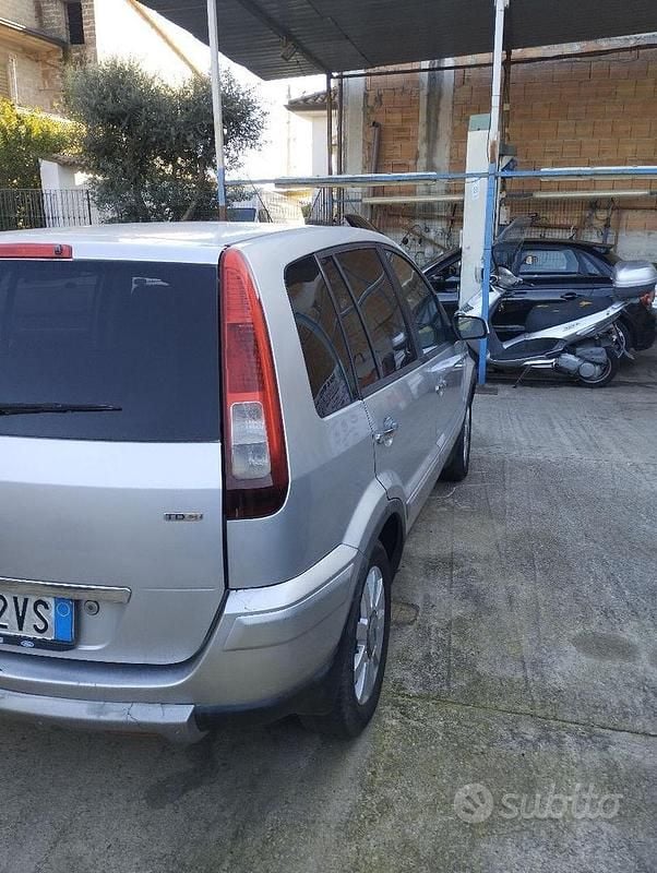 Usata Ford Fusion 2009 Grigio Utilitaria