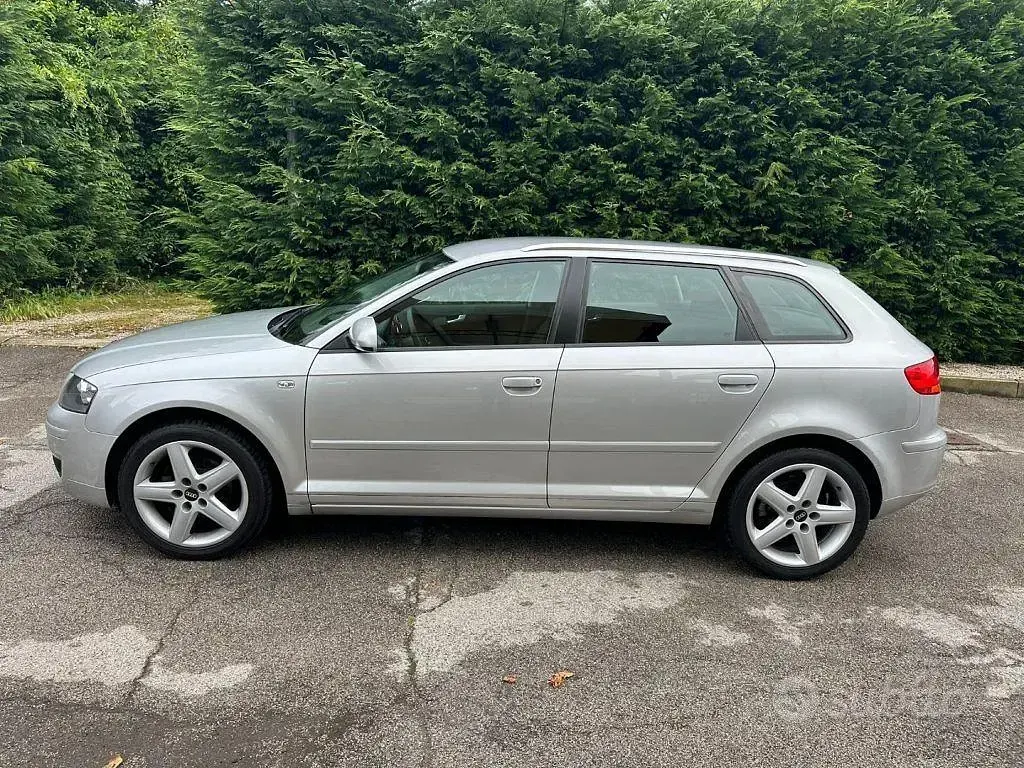 Usata Audi A3 Attraction 116 CV (85 kW) 2005 Grigio Utilitaria
