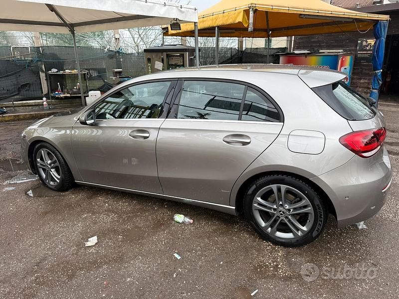 Usata Mercedes A180 2019 Grigio Berlina