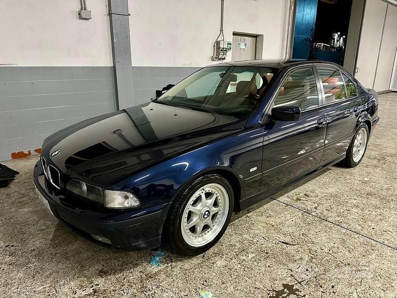 Blu Usata 1998 BMW 523 Tre volumi | 9500 € - Immagine 1/4