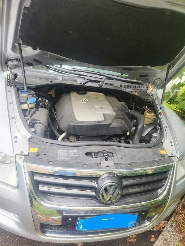 Usata VW Touareg 174 CV (127 kW) 2007 Grigio SUV