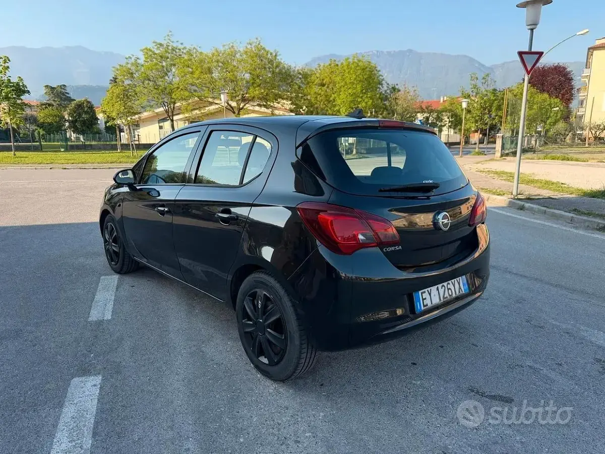 Usata Opel Corsa 69 CV (50 kW) 2015 Nero Utilitaria