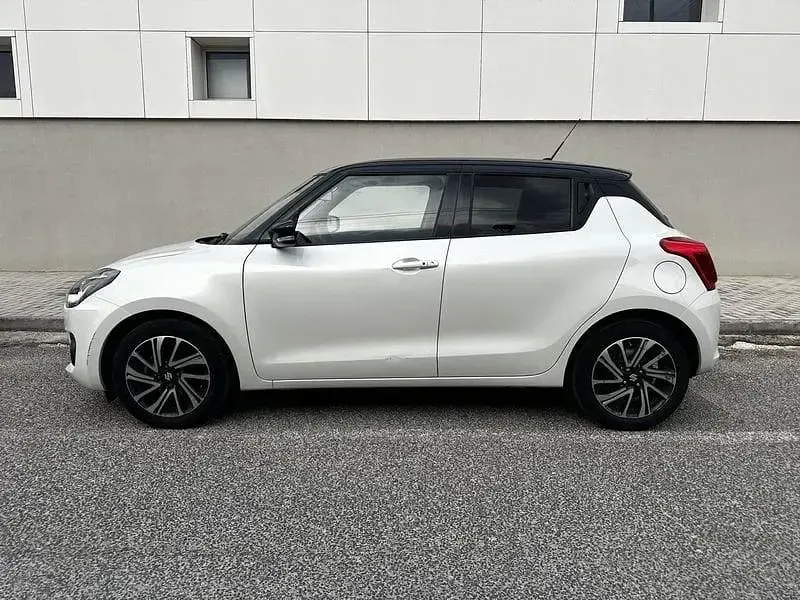 Usata Suzuki Swift 83 CV (61 kW) 2023 Bianco Utilitaria