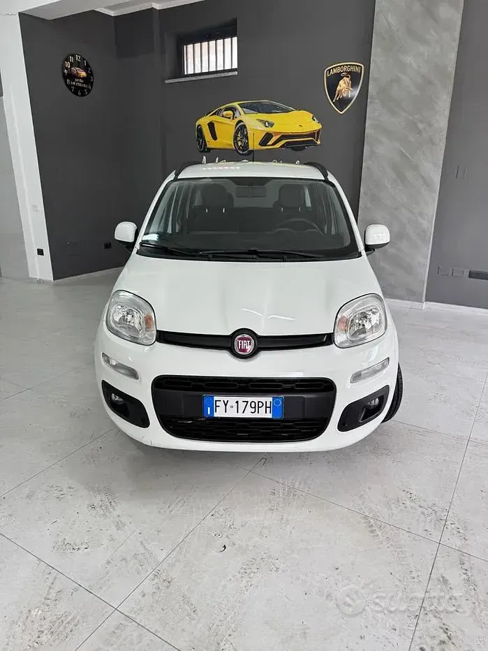 Usata Fiat Panda Lounge 69 CV (50 kW) 2019 Bianco Utilitaria