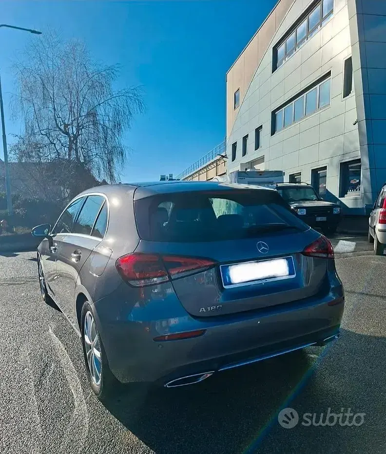 Usata Mercedes A180 136 CV (100 kW) 2020 Grigio Berlina