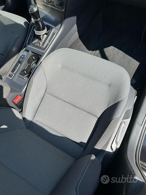 Usata VW Golf VII 105 CV (77 kW) 2014 Nero Station wagon