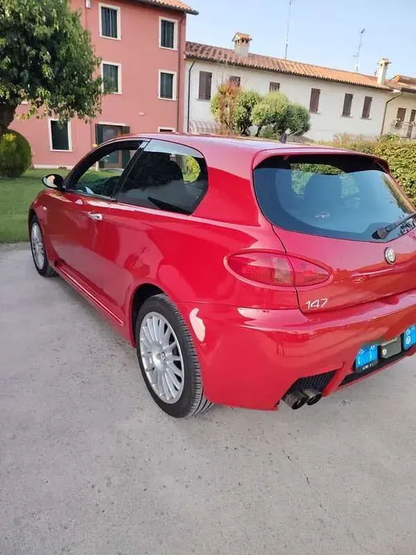 Usata Alfa Romeo 147 GTA 252 CV (185 kW) 2003 Utilitaria