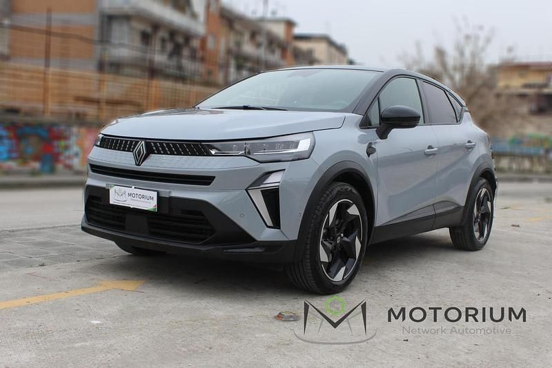 Usata Renault Captur Techno 145 CV (106 kW) 2024 Grigio SUV