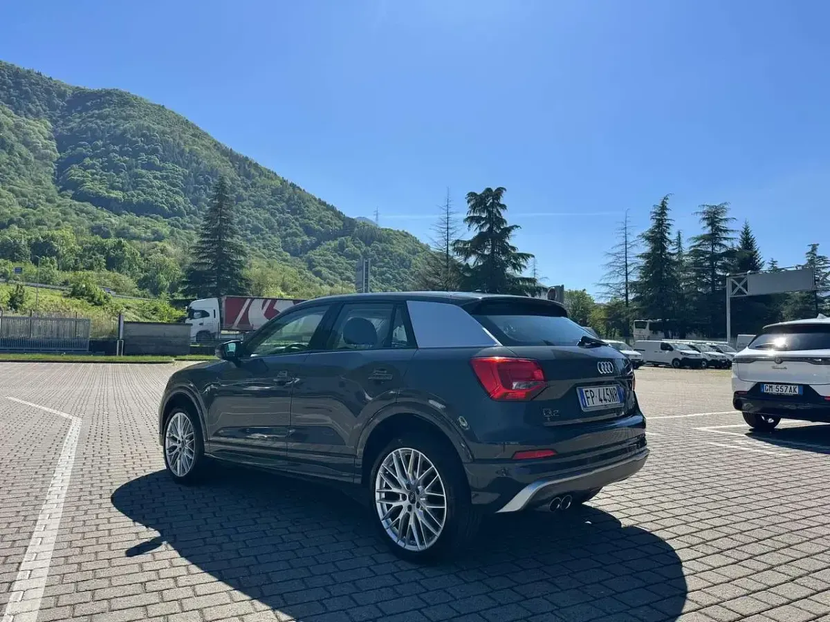 Usata Audi Q2 Business 150 CV (110 kW) 2018 Grigio SUV