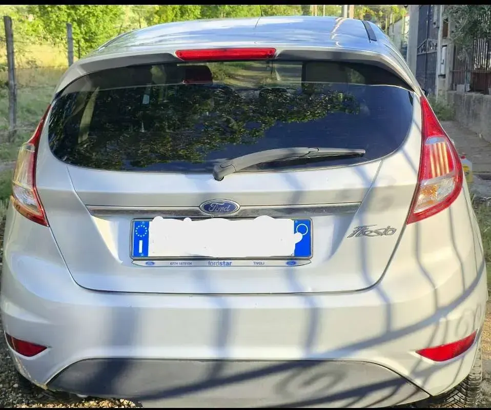 Usata Ford Fiesta Business Edition 97 CV (71 kW) 2017 Argento Utilitaria
