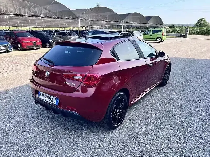 Usata Alfa Romeo Giulietta Super 120 CV (88 kW) 2016 Rosso Utilitaria