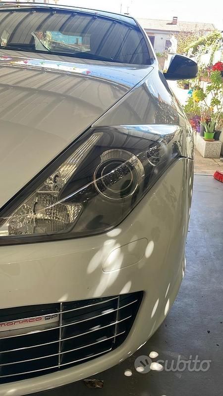 Usata Renault Laguna Coupé 150 CV (110 kW) 2012 Bianco Coupé