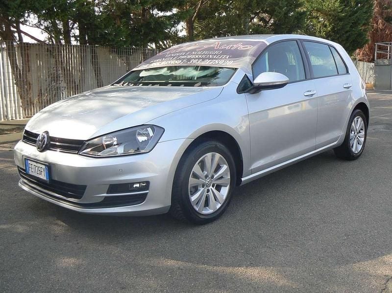 Argento Usata 2016 VW Golf VII Highline Tre volumi | 12.000 € (Buon prezzo) - Immagine 1/4