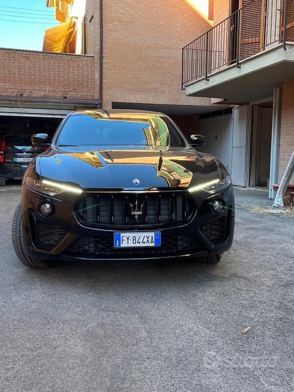 Usata Maserati Levante 275 CV (202 kW) 2020 Nero SUV
