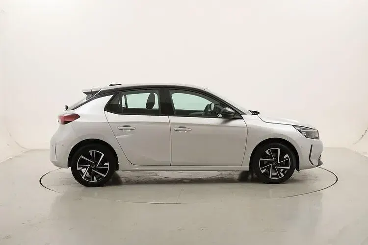 Usata Opel Corsa 101 CV (74 kW) 2025 Argento Utilitaria