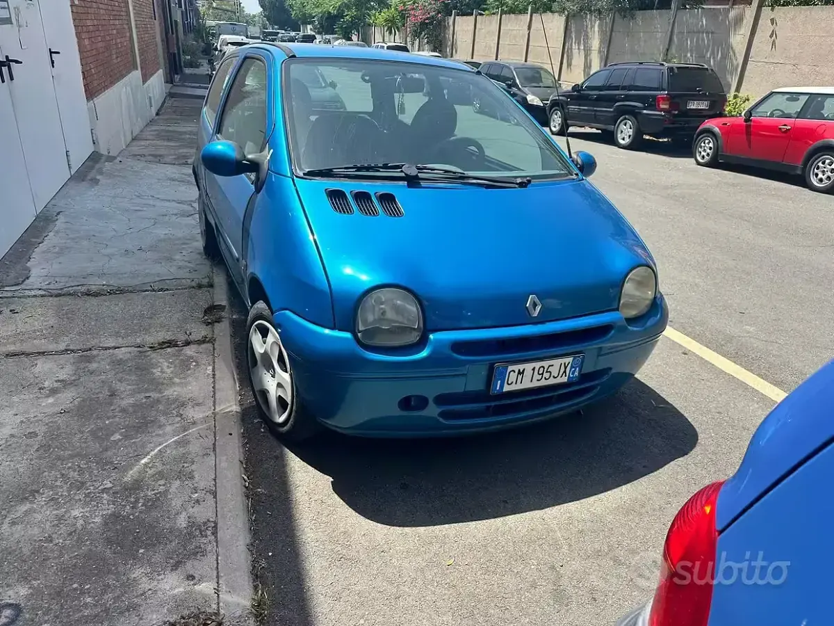 Usata Renault Twingo 58 CV (42 kW) 2004 Bluazzurro Utilitaria