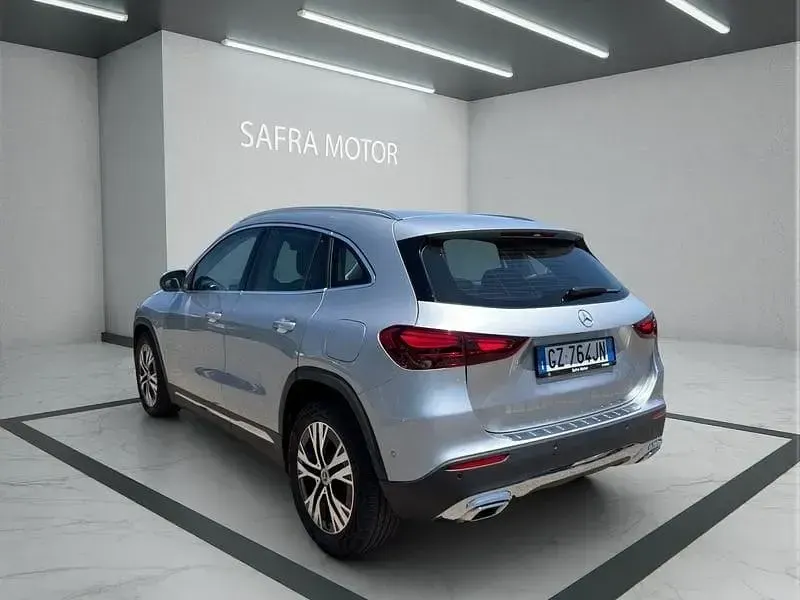 Usata Mercedes GLA180 Advanced 116 CV (85 kW) 2025 Argento SUV