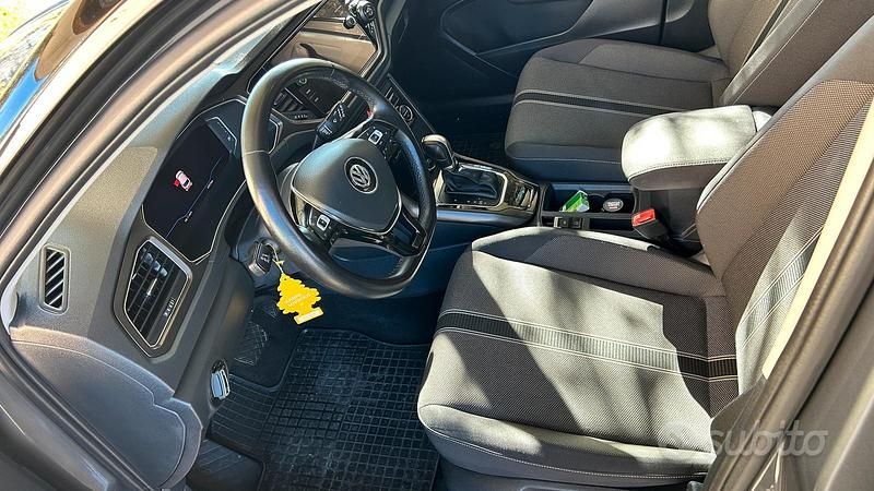 Usata VW T-Roc 150 CV (110 kW) 2019 Grigio SUV