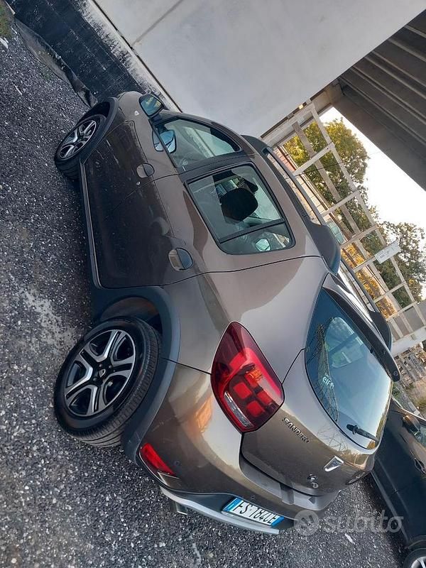 Usata Dacia Sandero 90 CV (66 kW) 2019 Marrone Utilitaria
