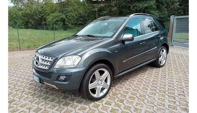 Usata Mercedes ML350 Premium 211 CV (155 kW) 2009 Grigio SUV