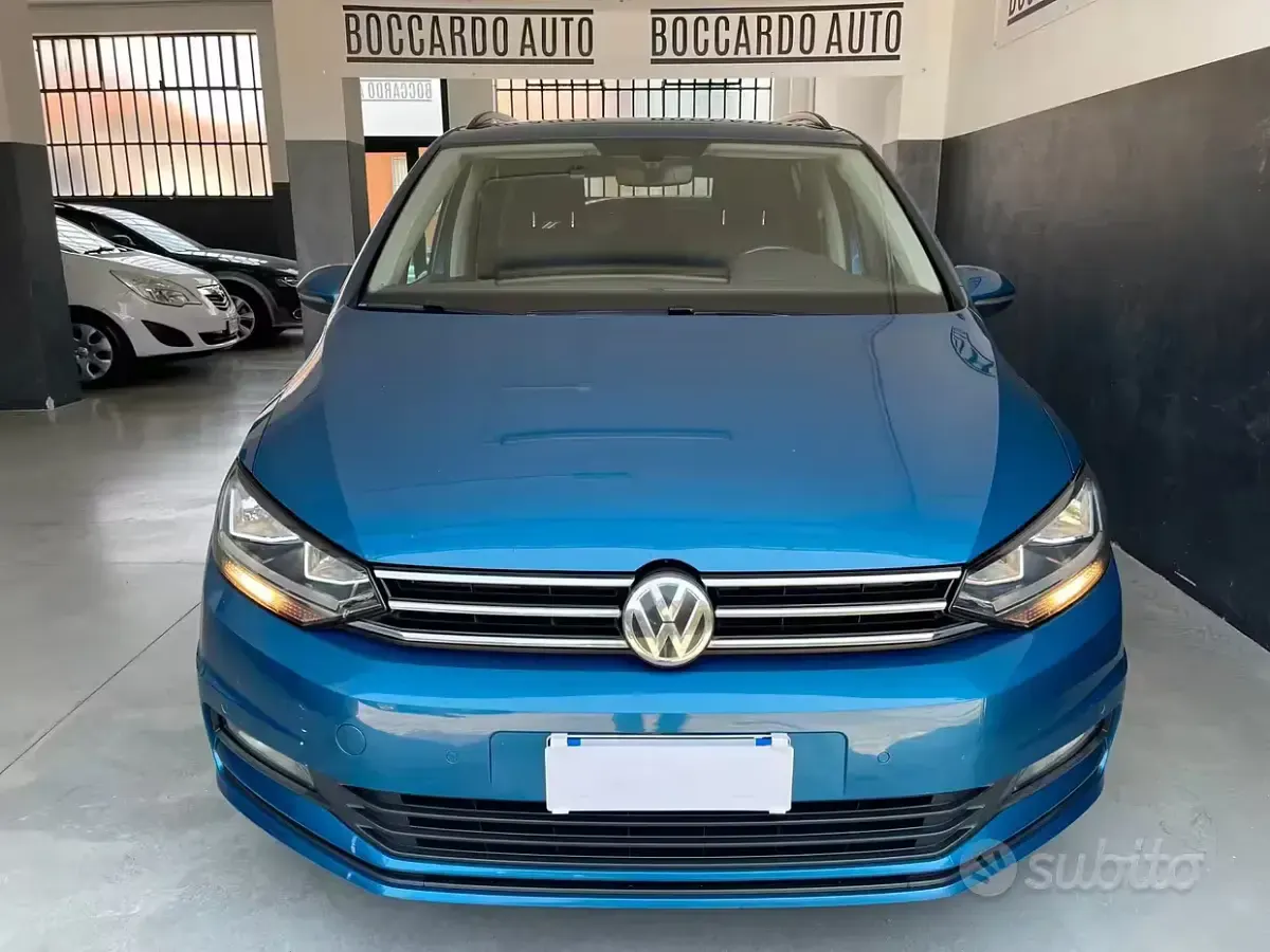Usata VW Touran Highline 116 CV (85 kW) 2016 Blu Monovolume