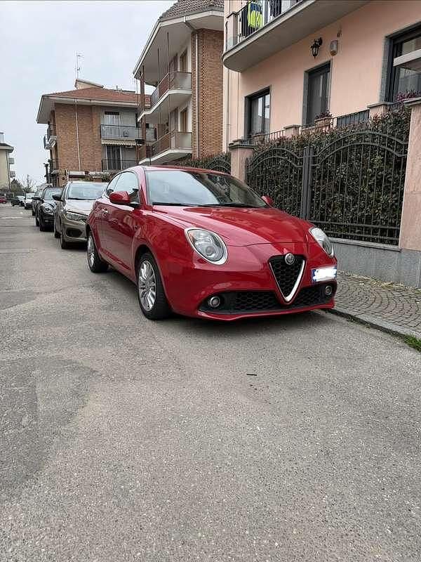Usata Alfa Romeo MiTo 95 CV (69 kW) 2016 Rosso Utilitaria