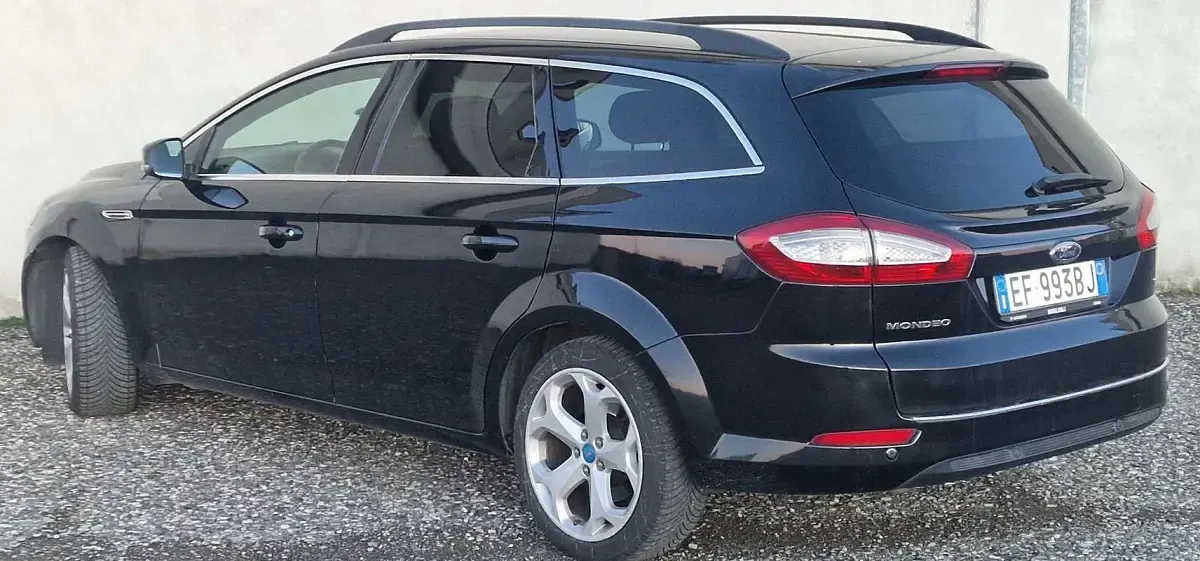 Usata Ford Mondeo Premium 163 CV (119 kW) 2010 Nero Station wagon