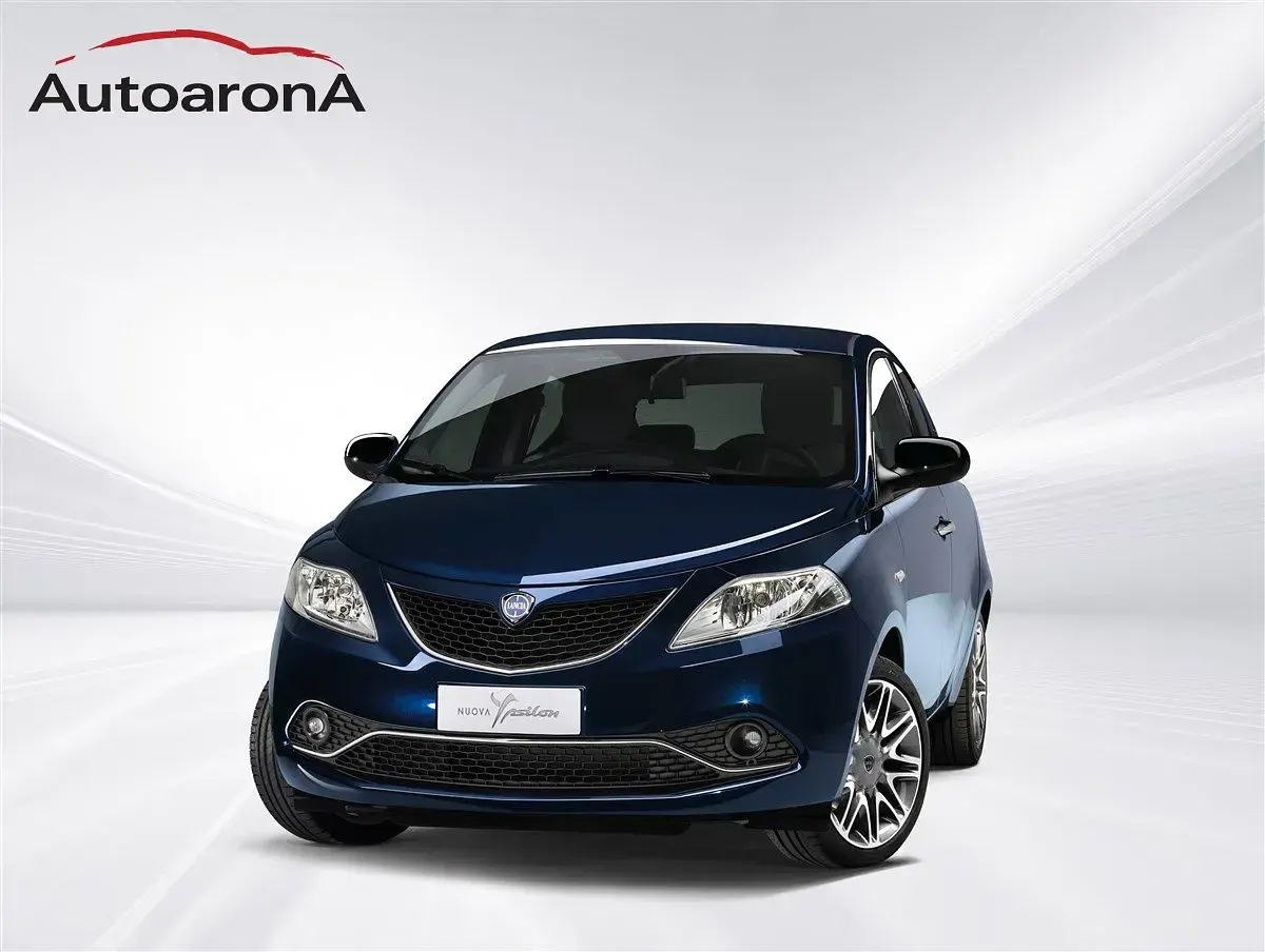 Usata Lancia Ypsilon 69 CV (50 kW) 2016 Grigio argento met. Utilitaria