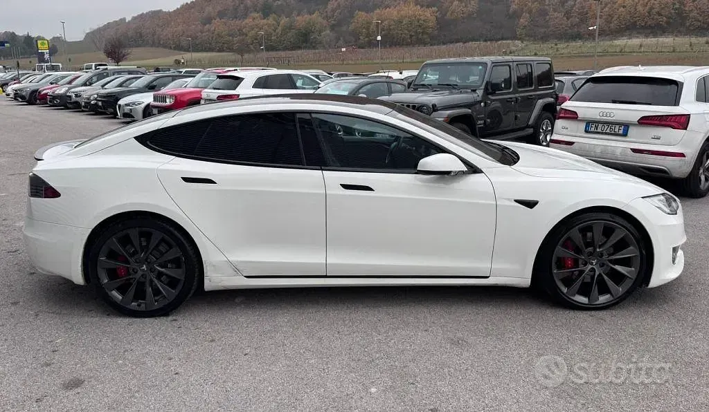 Usata Tesla Model S Performance 180 kW (245 CV) 2020 Grigio Utilitaria