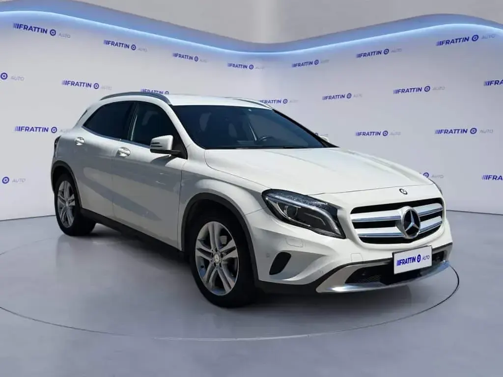 Usata Mercedes GLA200 136 CV (100 kW) 2014 Bianco SUV