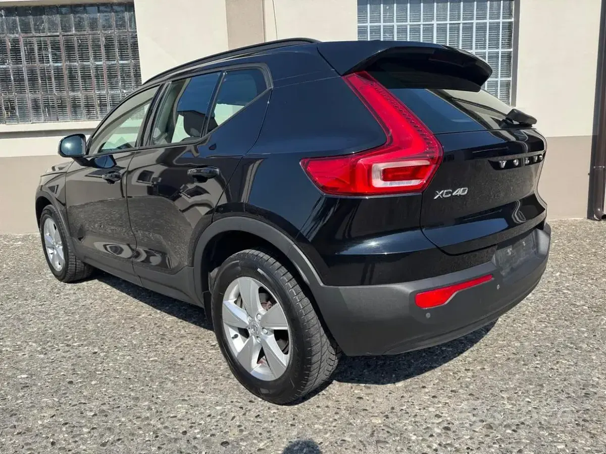 Usata Volvo XC40 Business Edition 129 CV (94 kW) 2021 Nero SUV
