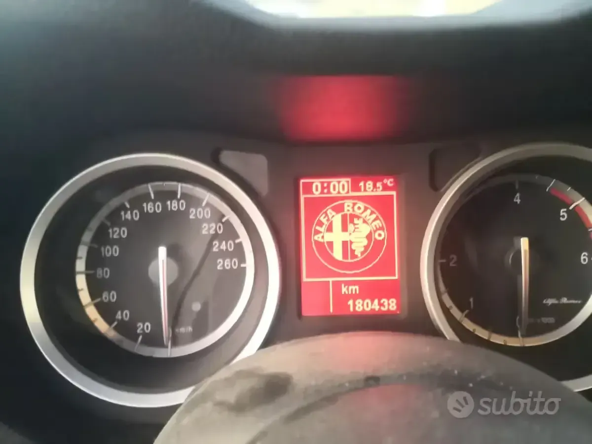 Usata Alfa Romeo 159 140 CV (102 kW) 2006 Nero Station wagon