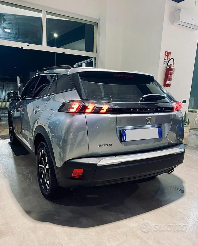 Usata Peugeot 2008 Allure 131 CV (96 kW) 2021 Grigio SUV