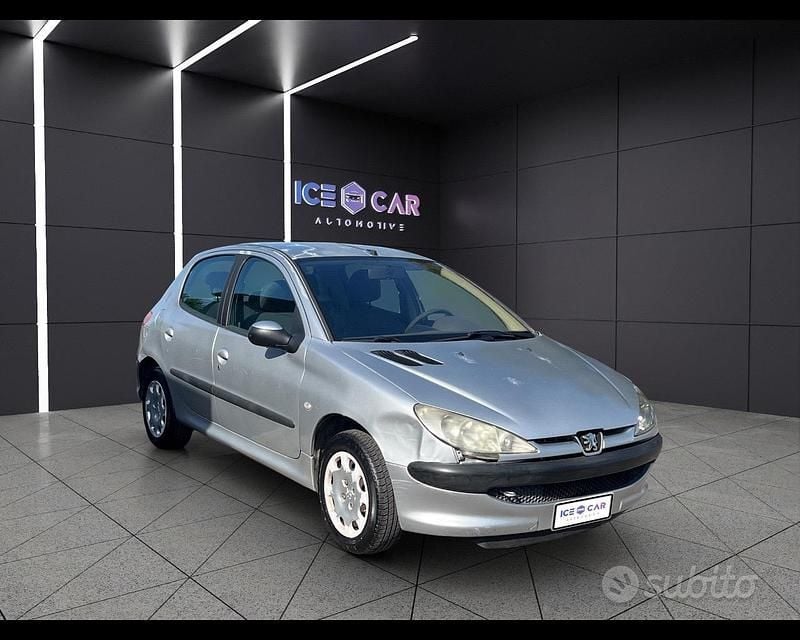 Usata Peugeot 206 68 CV (50 kW) 2003 Grigio Berlina