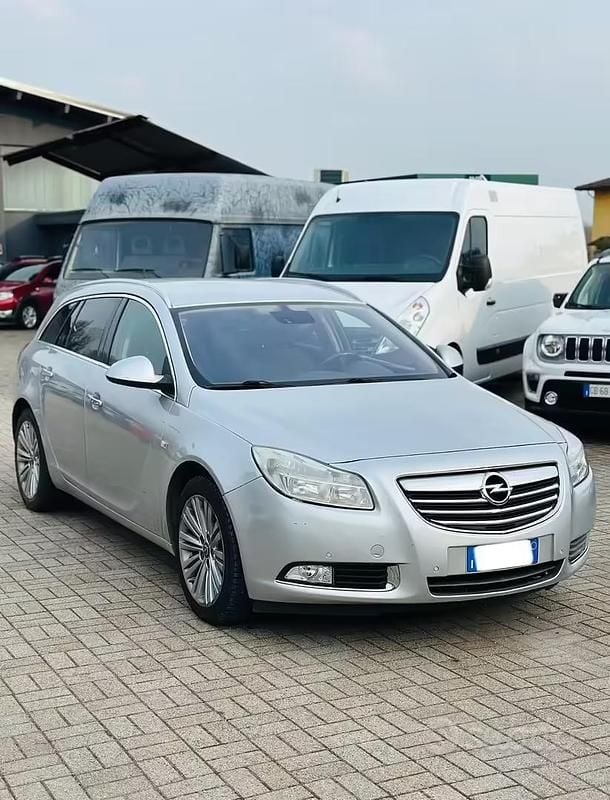 Usata Opel Insignia Cosmo 160 CV (117 kW) 2012 Grigio Station wagon