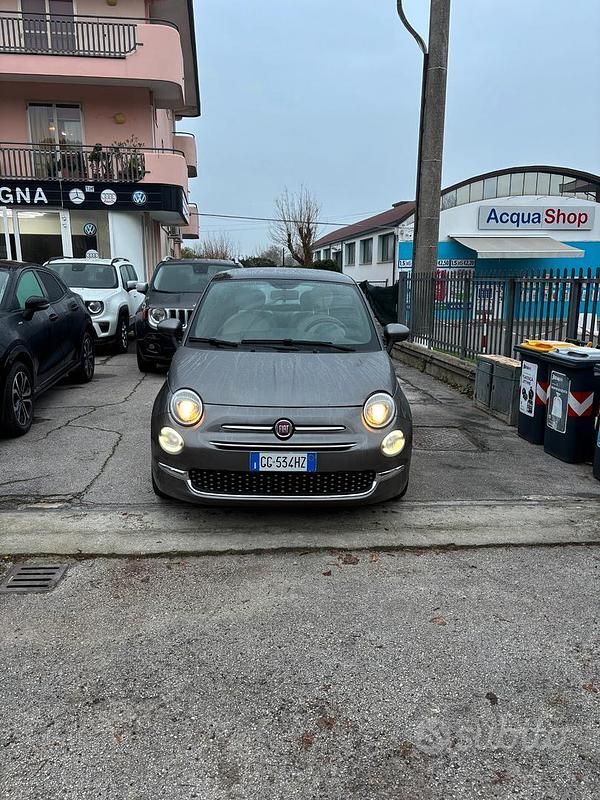 Grigio Usata 2021 Fiat 500 Dolcevita Due volumi | 11.990 € (Buon prezzo) - Immagine 1/4