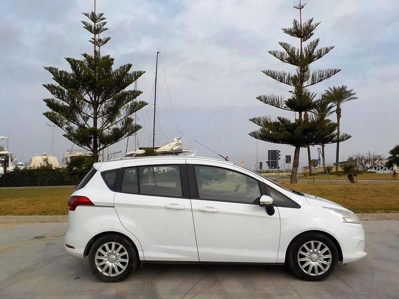 Usata Ford B-MAX 95 CV (69 kW) 2015 Bianco Monovolume