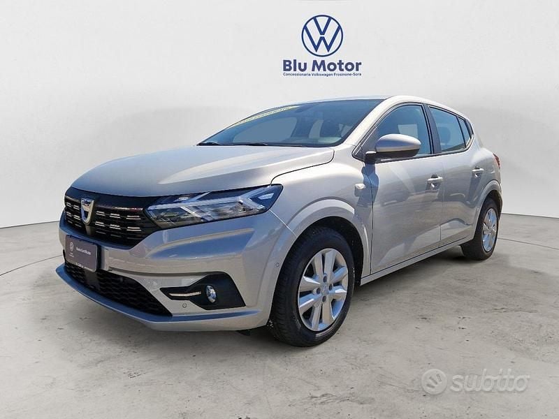 Argento metallizzato Usata 2022 Dacia Sandero Comfort Due volumi | 14.900 € (Buon prezzo) - Immagine 1/4
