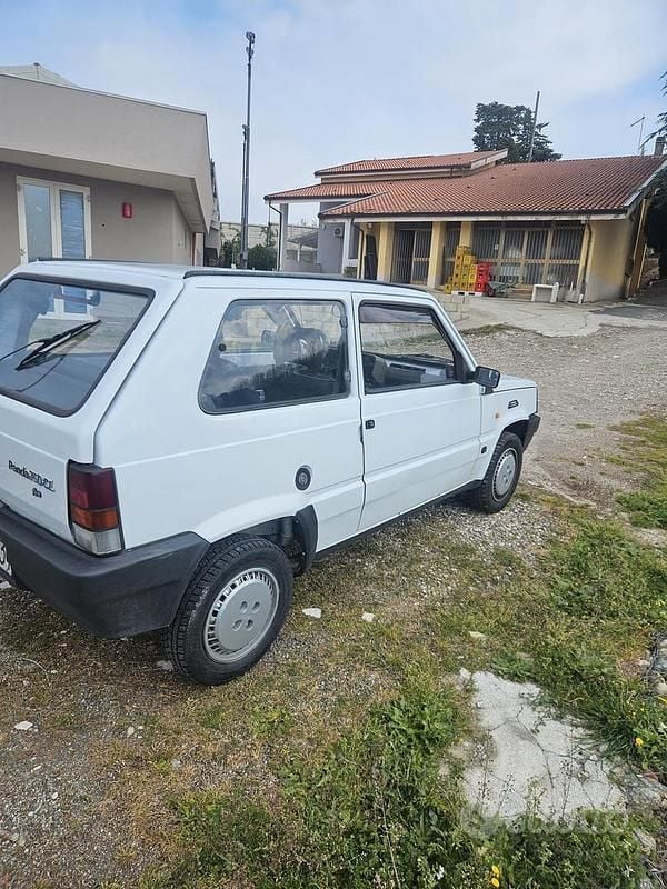 Usata Fiat 750 34 CV (25 kW) 1987 Berlina