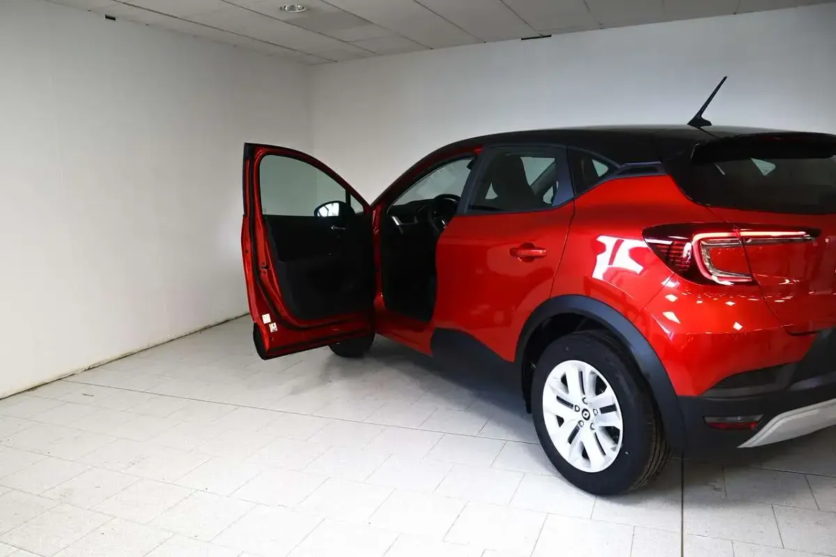 Usata Renault Captur Equilibre 91 CV (66 kW) 2023 Rosso SUV