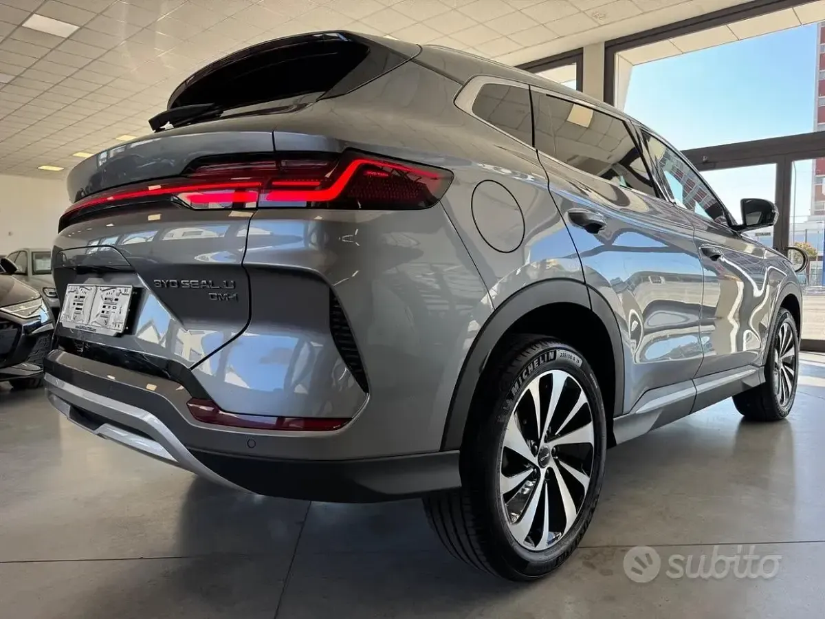 Usata BYD Seal U Boost 98 CV (72 kW) 2025 Grigio SUV