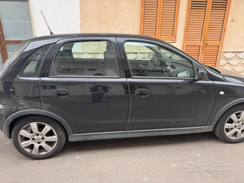 Usata Opel Corsa 2005 Nero Utilitaria