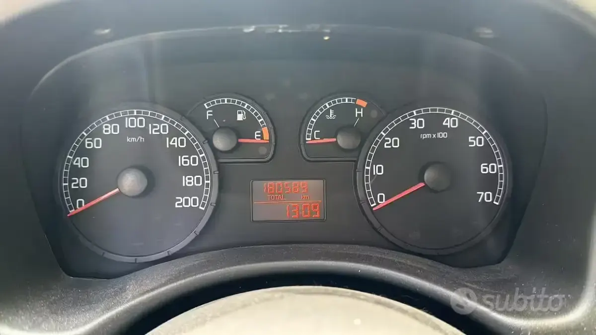 Usata Fiat Punto 80 CV (58 kW) 2006 Grigio Utilitaria