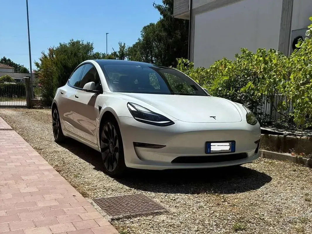 Usata Tesla Model 3 Performance 155 kW (211 CV) 2022 Bianco Berlina