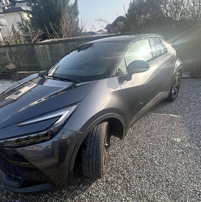 Usata Toyota C-HR Lounge 98 CV (72 kW) 2025 Grigio SUV