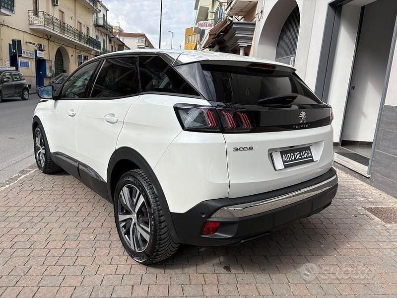 Usata Peugeot 3008 Allure 130 CV (95 kW) 2023 Bianco Monovolume